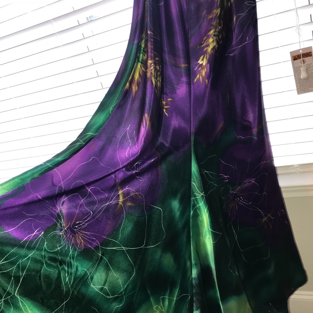 Evening Gown - Picture 7 of 11